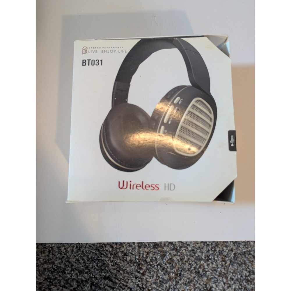 BT031 Headphones‎